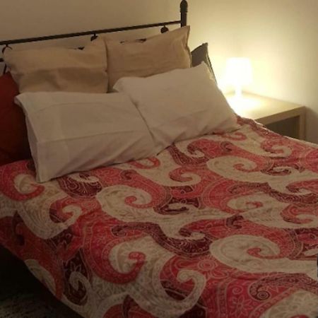 Apartment By Sepolia Metro-Ησυχη Γκαρσονιερα Κοντα Στο Μετρό Atene Esterno foto